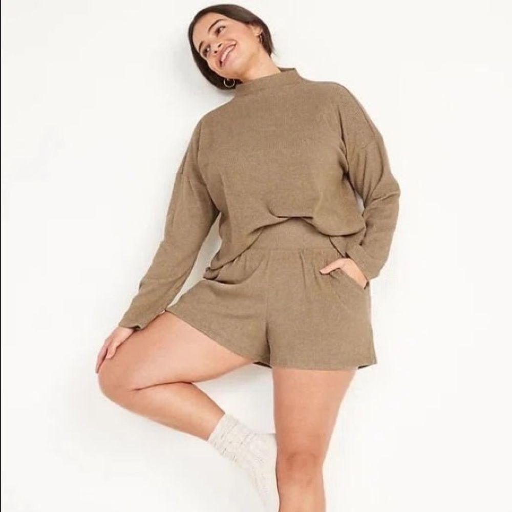 Old Navy SET Brown Ribbed Long Sleeve Top Short Bottom Size medium